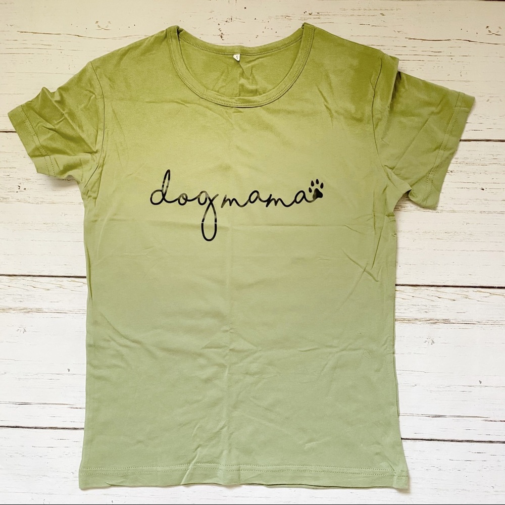 Dog mama 🐾 olive green short sleeve t-shirt